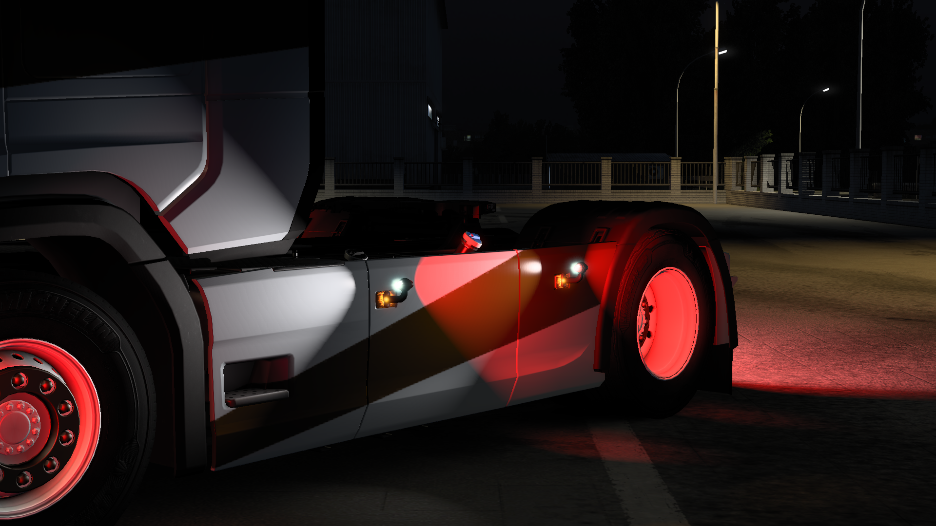 4x2 painted SideSkirt with smalllights