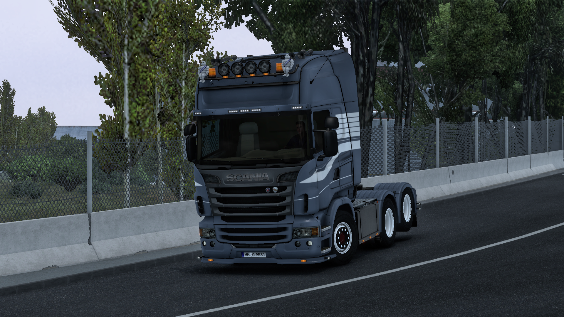 R 2009 paintjob