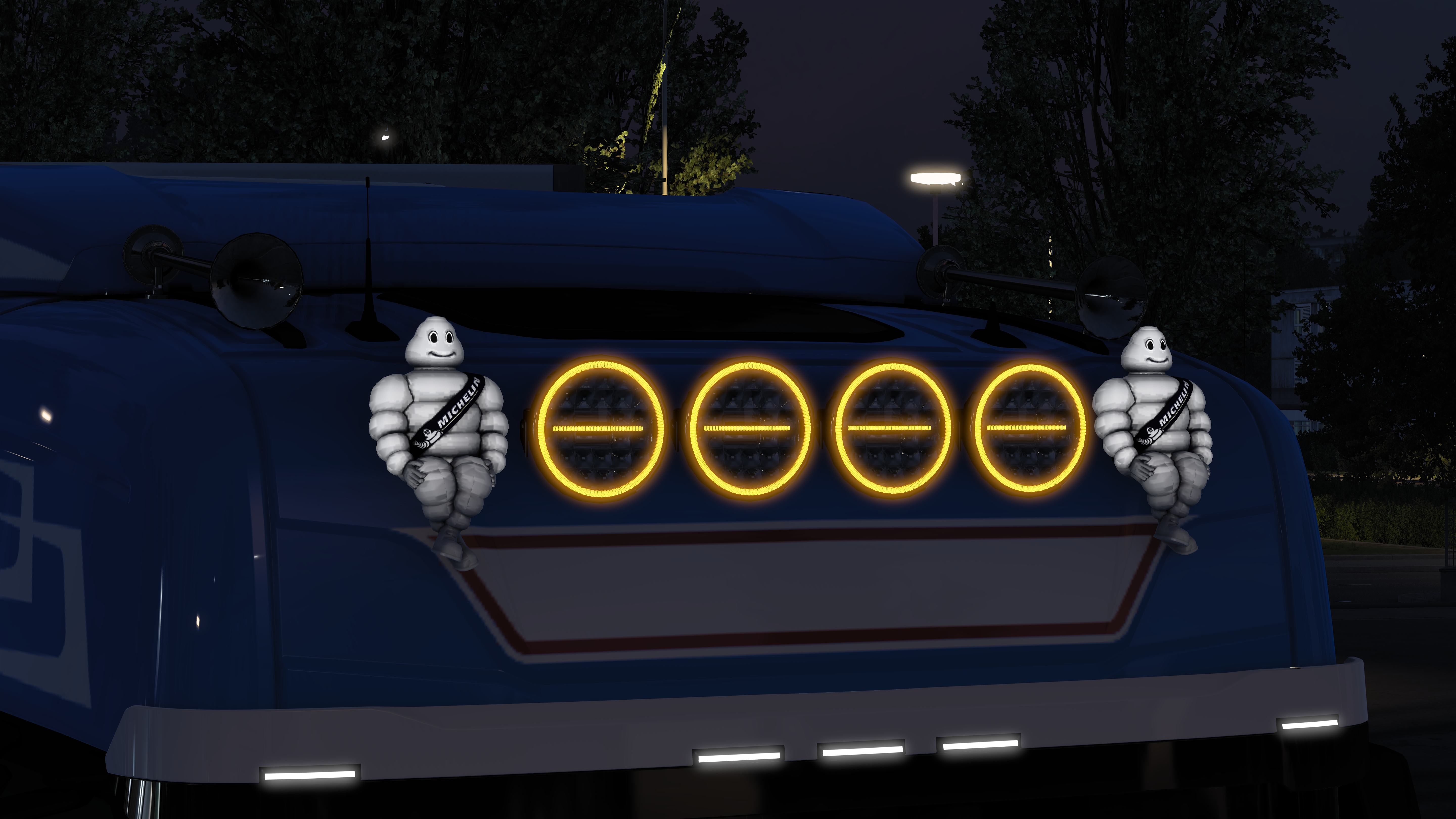 Highcab roofbar with strands