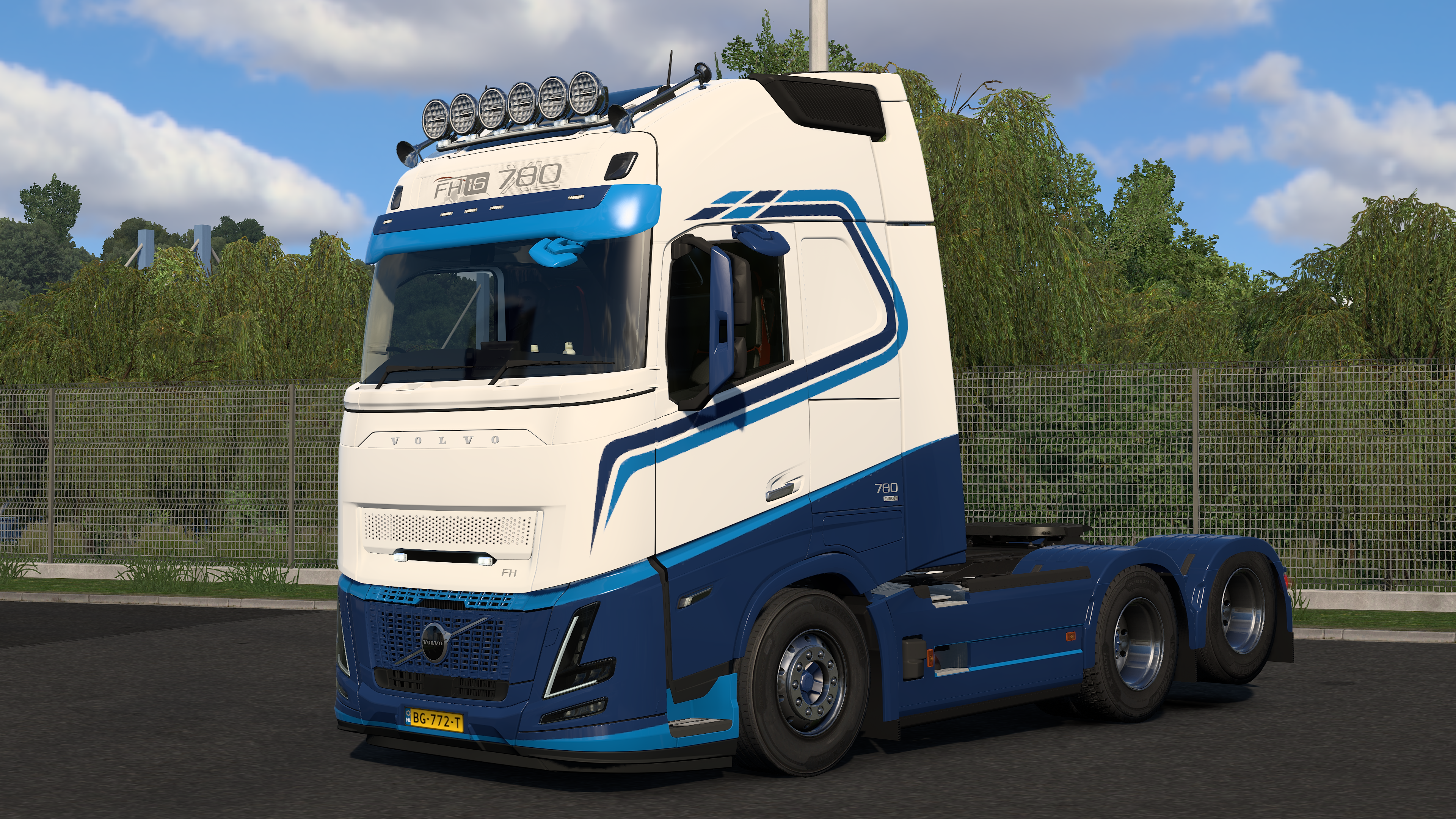Volvo 780 XL Aero (A&M Commercials)