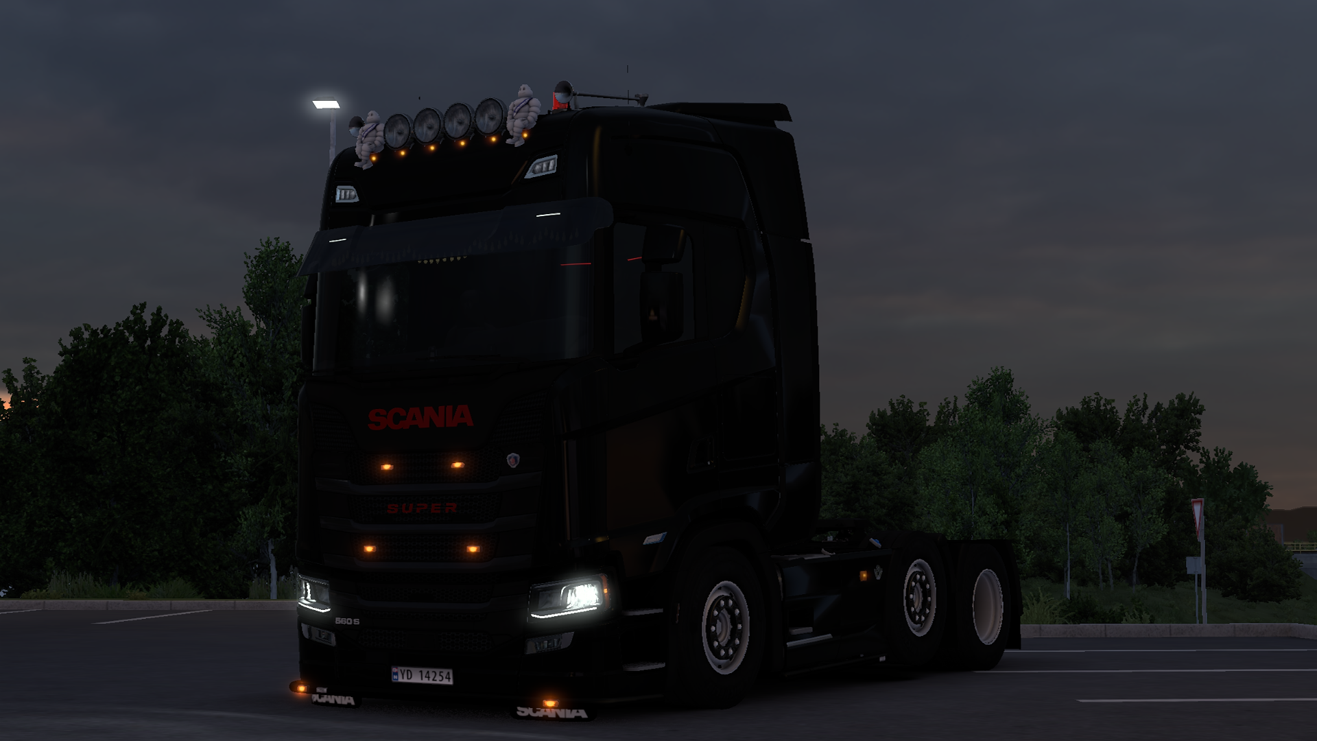 Scania S560 6x2 Midlift