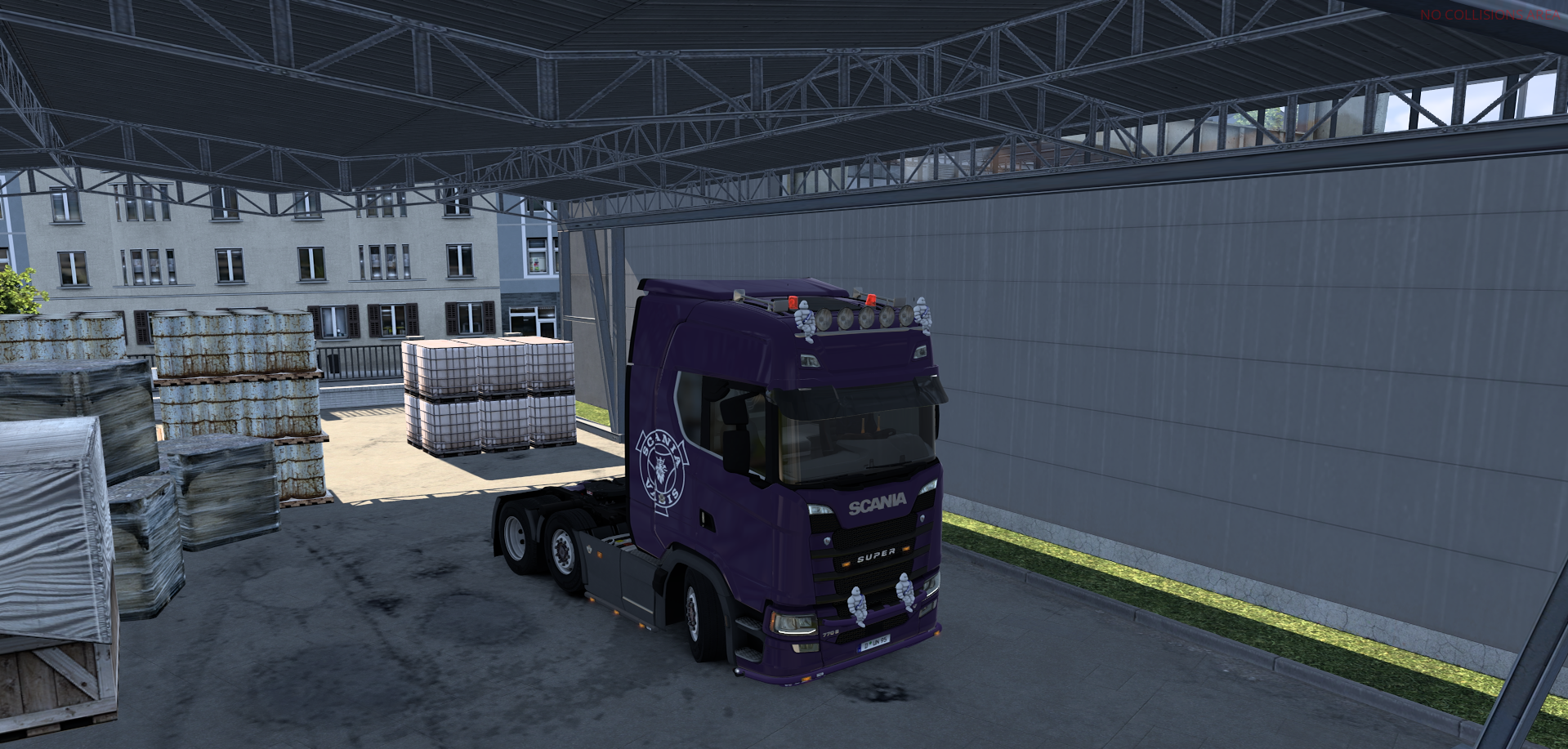 Purple Scania 770